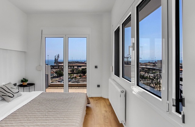 Sanders Arch - Petite 1-bedroom Apartment With Balcony