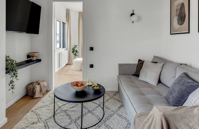 Sanders Arch - Treasured 1-bedroom Apartment With Balcony