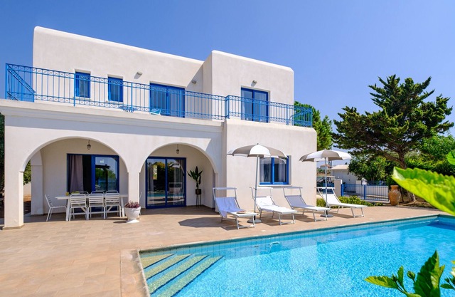 Sanders Azzurro - Adorable Villa w Private Pool
