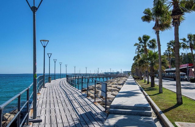 Sanders Cruise - Lovely 1-bdr Apt With Balcony