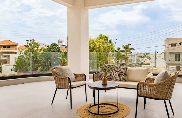Sanders Eduardovich - Acogedor apartamento de 2 dormitorios con balcón