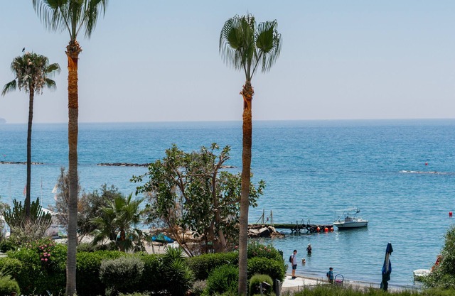 Sanders Ermitage on the Beach - Delightful 1-bedroom Apartment With Sea View