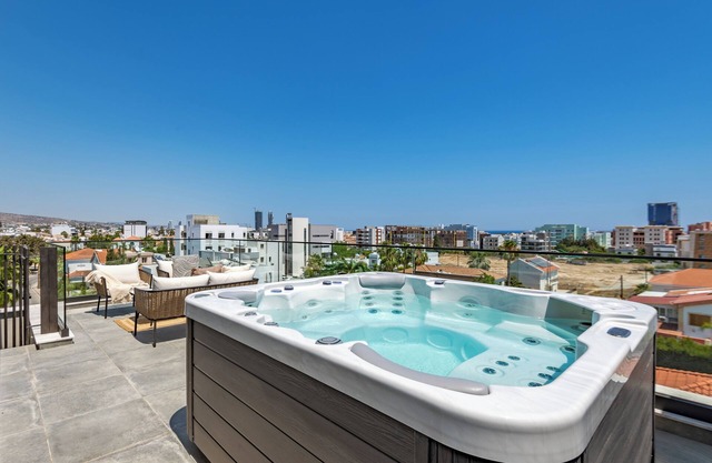 Sanders Evolution 2 - 2 Bedroom Apartment With Private Rooftop