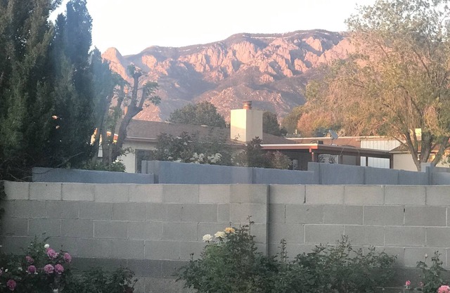Sandia view sweet 🏠 near Balloon Fiesta park, &Tram-ride!