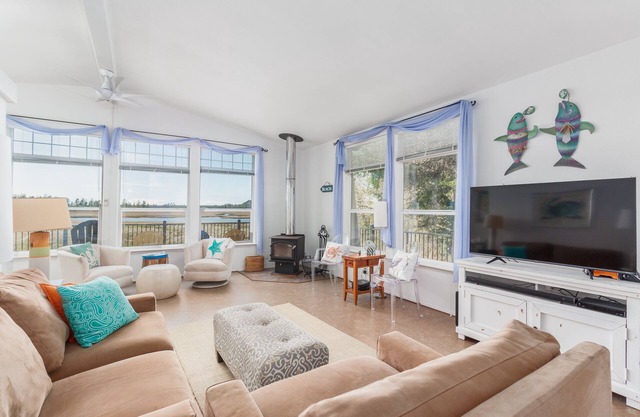 Sandlake Views #186 - Peaceful, secluded retreat. Pet friendly with views