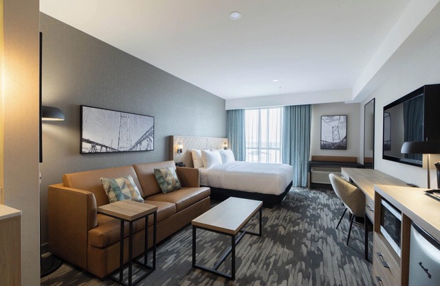 Sandman Signature Winnipeg Airport Hotel & Suites