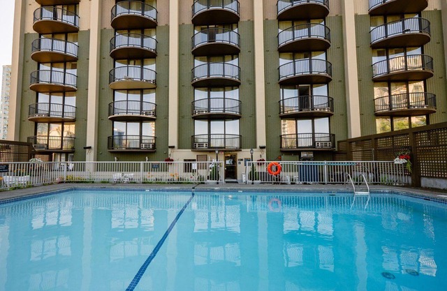 Sandman Suites Vancouver on Davie