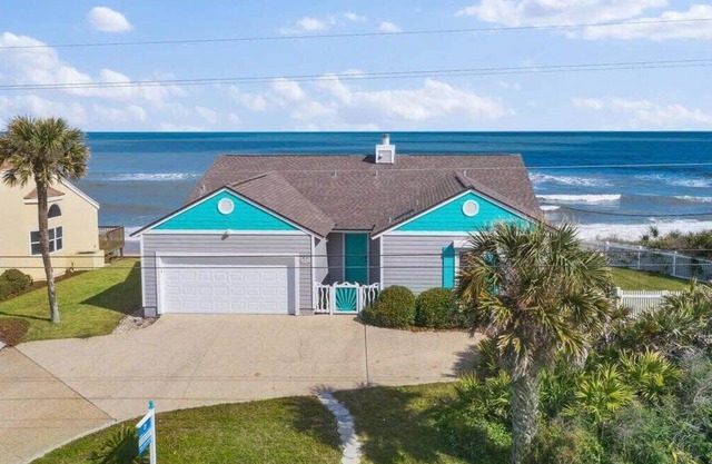 Sandpiper's Nest | Wren Beach Rentals by Portoro