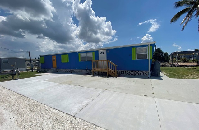 Sandpiper Snook is a Waterfront 2 Bedroom / 2 Bathroom Home with Boat Lift