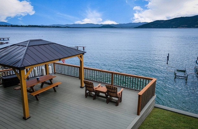 Lakeshore Drive 2489: cabaña acogedora, destino frente al mar. Perfecto para familias y amigos.