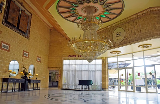 Sandralia Hotel