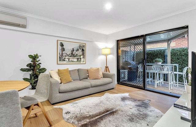Sands and Hearth Minutes to Beach and Moseley Square