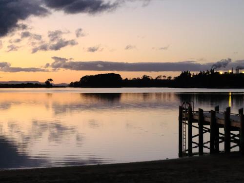 Sandspit Beach Motor Camp