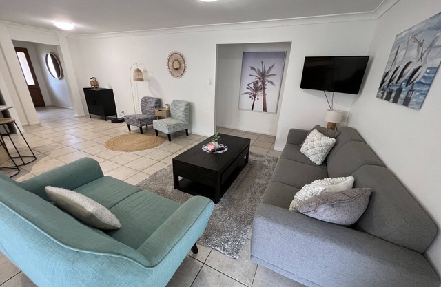 Sandstone Point (SEQ) Sleeps 10! Bribie Holidays