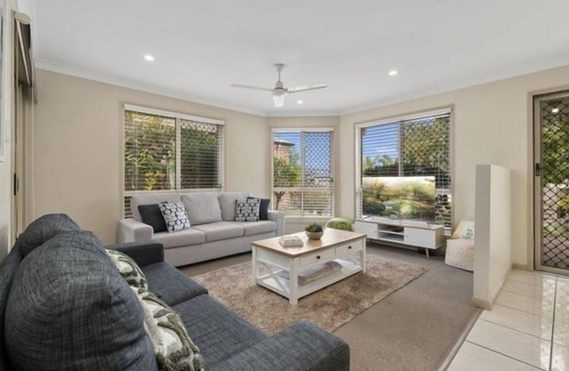 Sandstone Point Family home, Bribie beaches, pet friendly