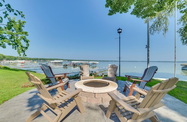 Sandy Bottoms....Higgins Lake 3 bedroom + Detached Bunkhouse