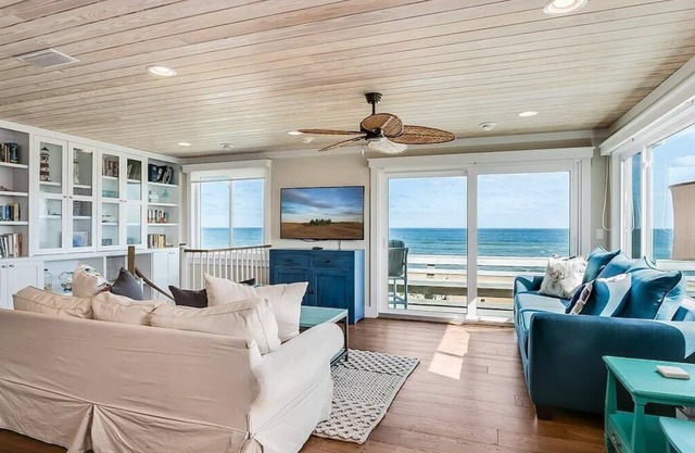Sandy Dunes | Wren Beach Rentals by Portoro