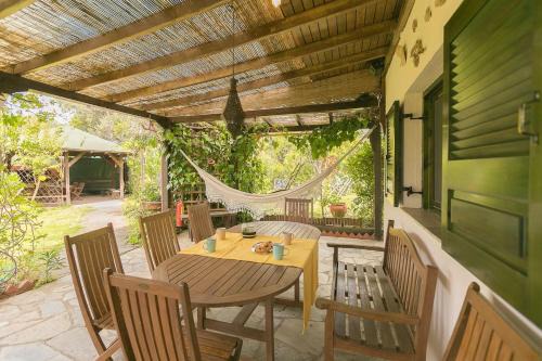 Sandy Feet Retreat, Vourvourou #FeelsLikeHome