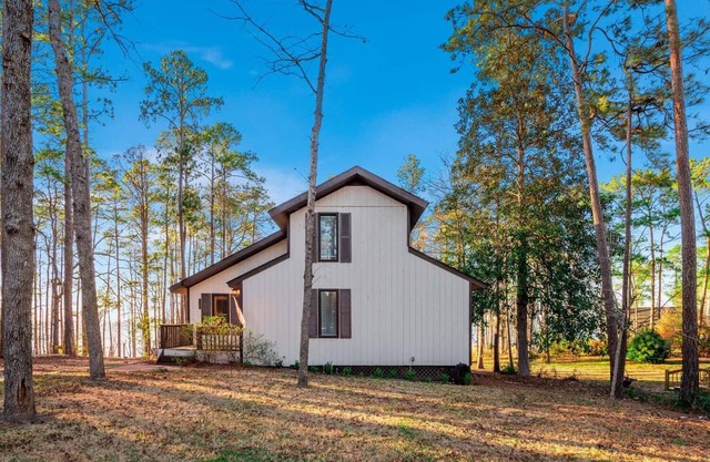 Sandy Rock Point - Waterfront at Lake Sam Rayburn - Sandy Beach