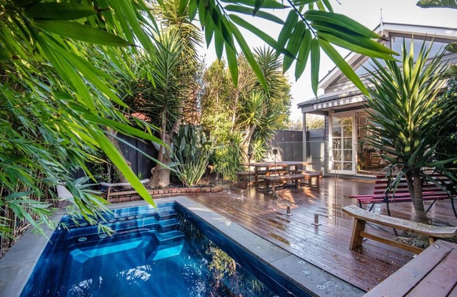 Sandy Village Retreat Heated Pool Bay Views
