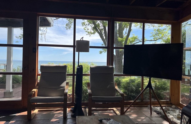 Sandyhaven Log Cabin Niagara. Log Cabin With A Private Beach Access.