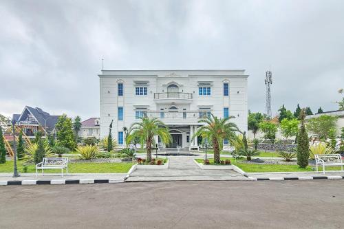 Sans Vibes Hotel Sulanjana Syariah Sukabumi