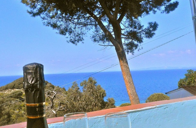 Sant'Andrea pequeña casa azul