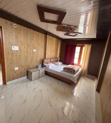 Sant Manas Bhushan Ashram Kharsali by Omji - Yamunotri Prime Location, Newly renovated