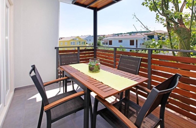 Santa Cruz Apartments