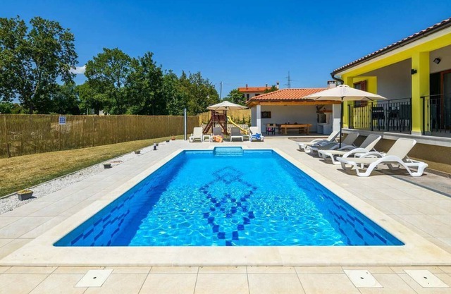 Santa Domenica with pool, near Labin