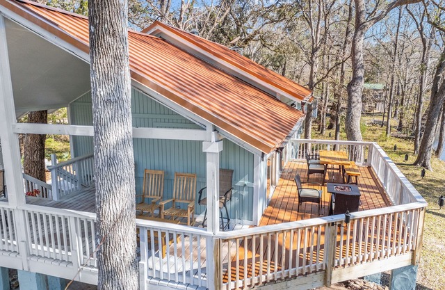 Santa Fe River Front, Luxury Retreat near Ginnie Springs and Ichetucknee