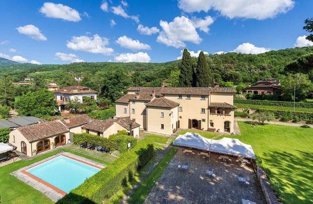 Villa en Ponte Caliano con 9 habitaciones, capacidad 18