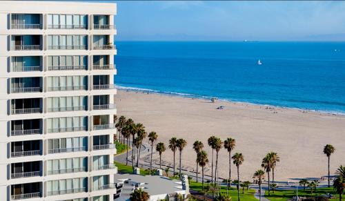 Santa Monica Ocenfront 2 Bedroom Villa with Parking