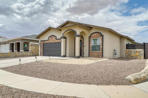 Santa Teresa Home with Patio and Grill!