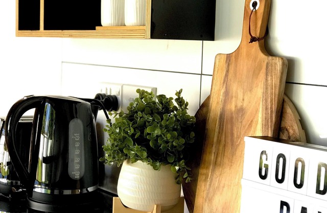 Santos Tiny House: Cozy Retreat under Auckland's Stars!