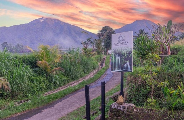 Santya Loka Lodge and Twin Waterfall