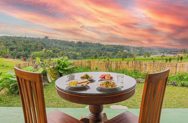 Santya Loka Lodge & Twin Waterfall
