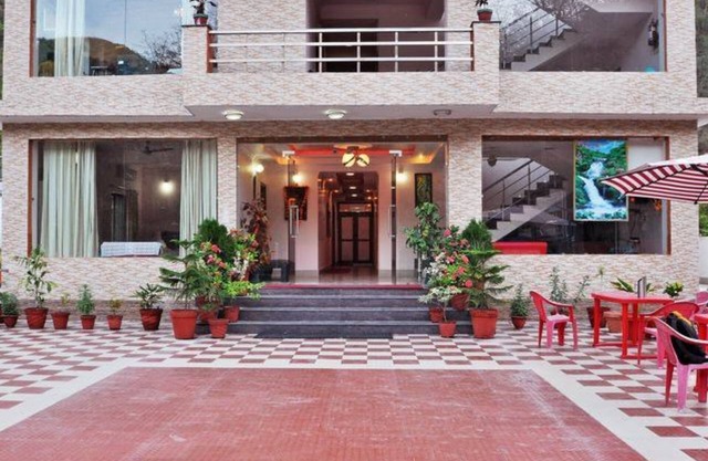 Sapphero Chanakya Resort