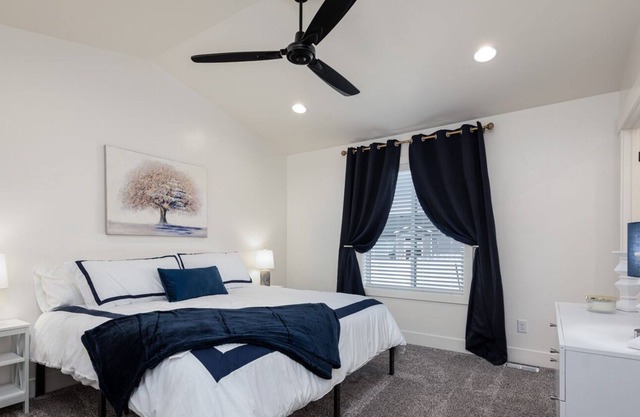 Sapphire Sanctuary, Spacious 6BR New House