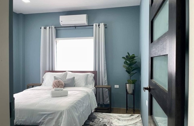 Sapphire-Vibrant & Relaxing 3mins to Buccoo Beach