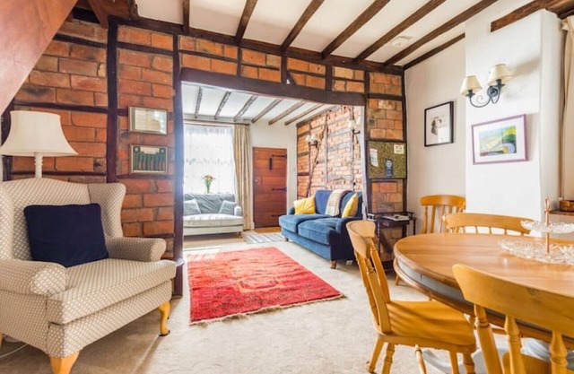 Sarah’s Cottage Centre of Taunton Georgian Cottage