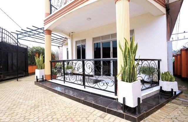 Sarai Hotel