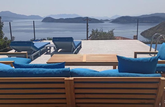 Saranda Inn