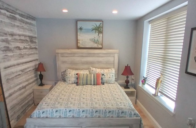 Sarasota comfortable private Studio. Location Near Downtown, beaches, Marina