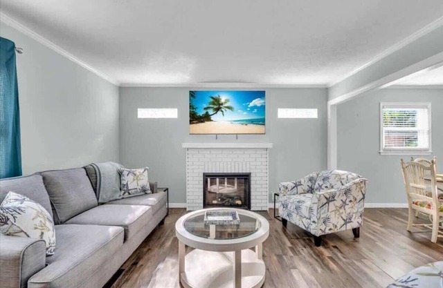 Sarasota Cottage w/ Heated Salt Water Pool