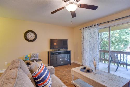 Sarasota Escape about 4 Mi to Siesta Key Beach!