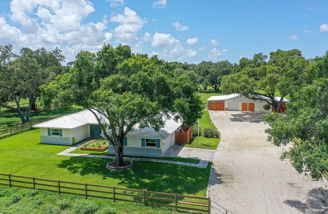 Sarasota, FL / Ranch Setting / Siesta Key Beach / City - County of Sarasota