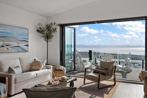 Saratoga Beachfront Villa