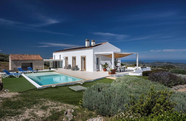 Stazzo design con piscina maravillosa vista hacia el mar