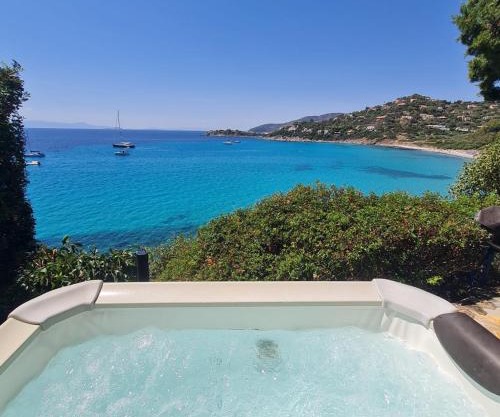 Sardegna Rivanhouse Suite stunning sea view hydromassage and direct access to the sea